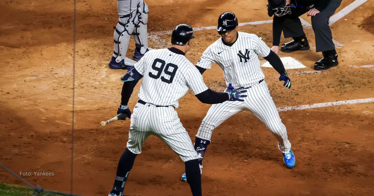 Aaron Judge y Juan Soto celebrando con Yankees