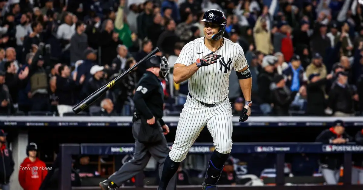 Giancarlo Stanton celebrando con Yankees